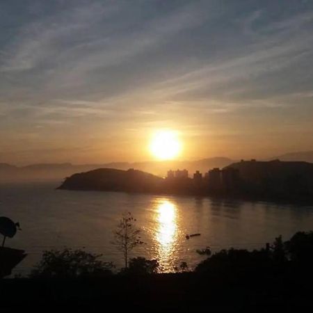 Por De Sol No Mar Da Cama Vila Caraguatatuba Exterior foto