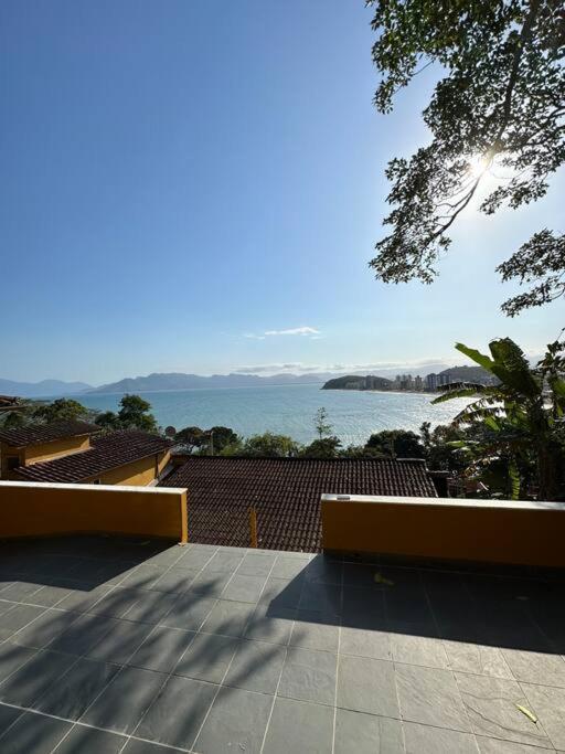 Por De Sol No Mar Da Cama Vila Caraguatatuba Exterior foto